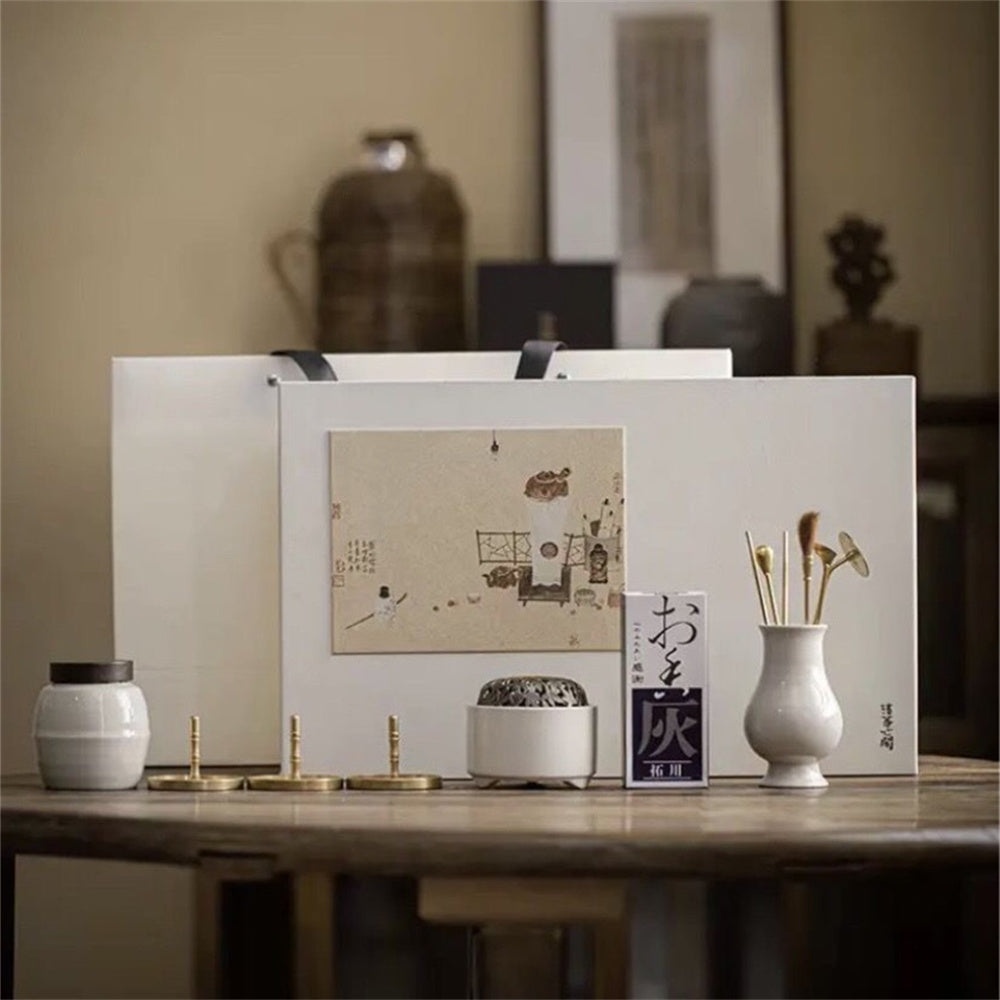 Grass and Wood Gray White Porcelain Fragrant Seal Set