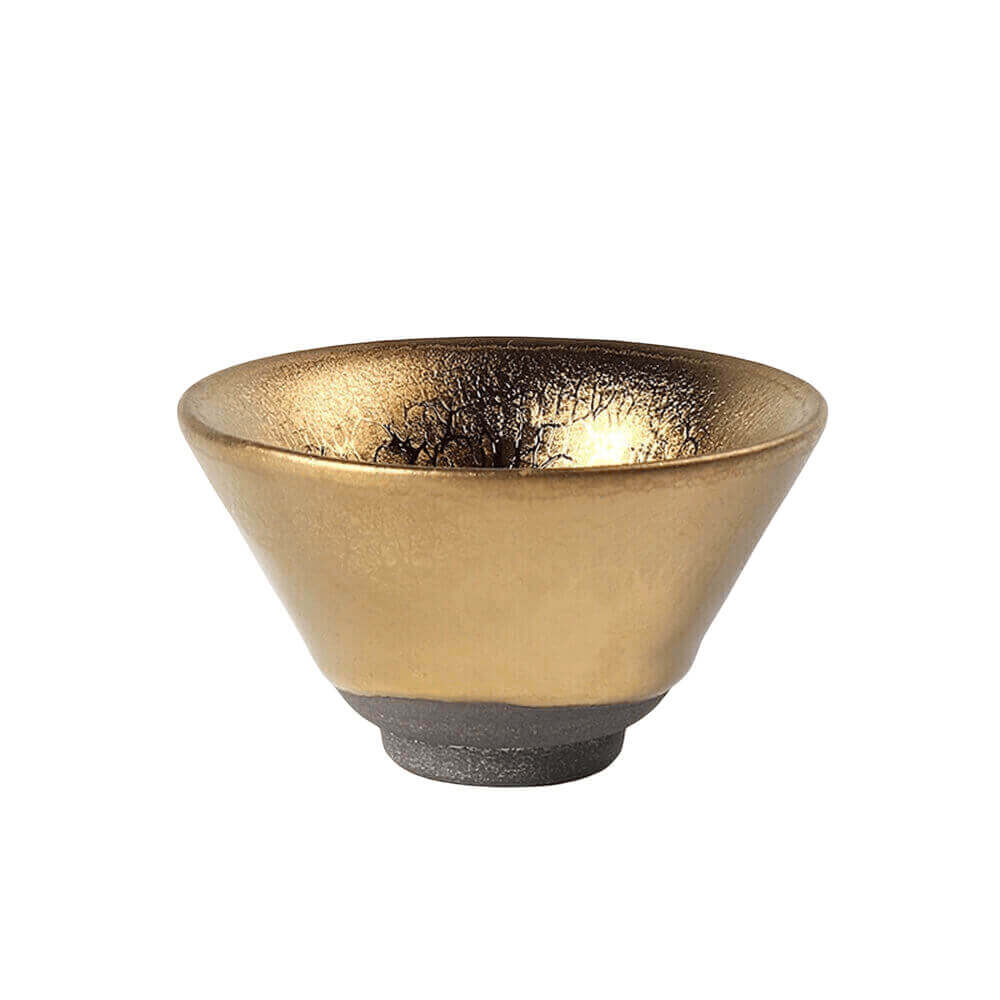 Gold Oil Drips iInto Single Cup
