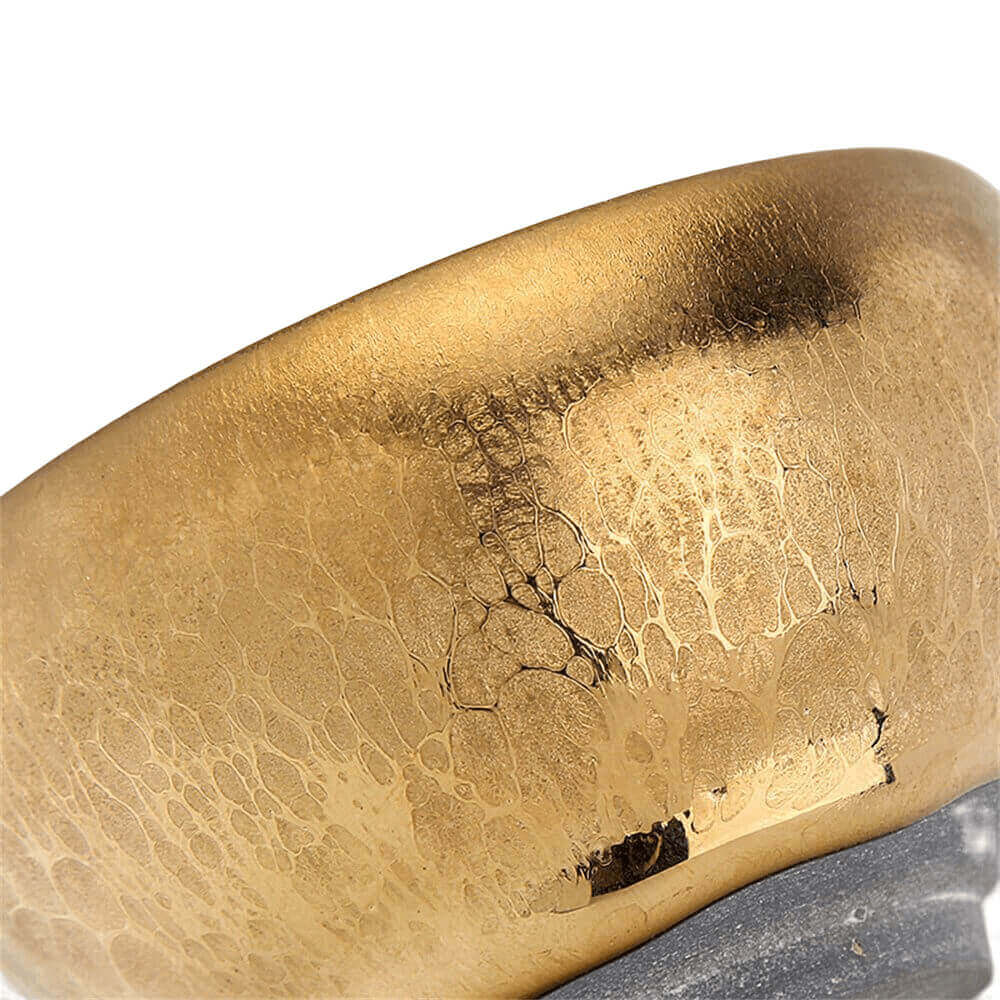 Gold Oil Drips iInto Single Cup