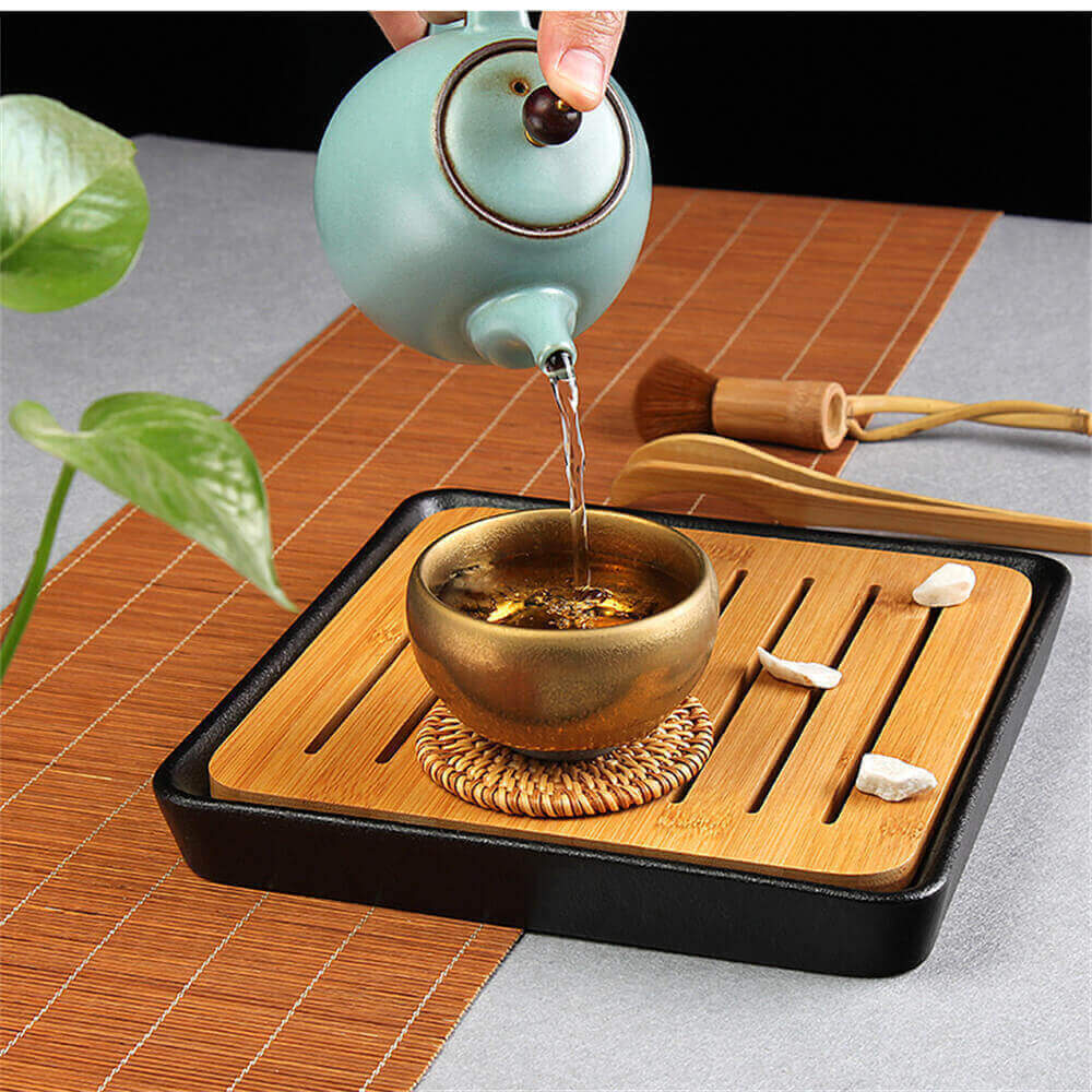 Gold Oil Drips iInto Single Cup