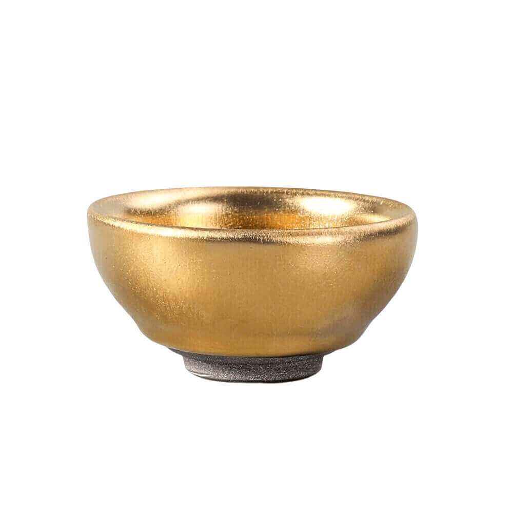 Gold Oil Drips iInto Single Cup