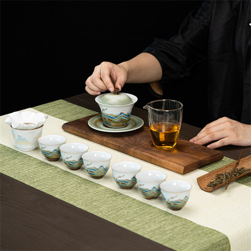 Picturesque tea set